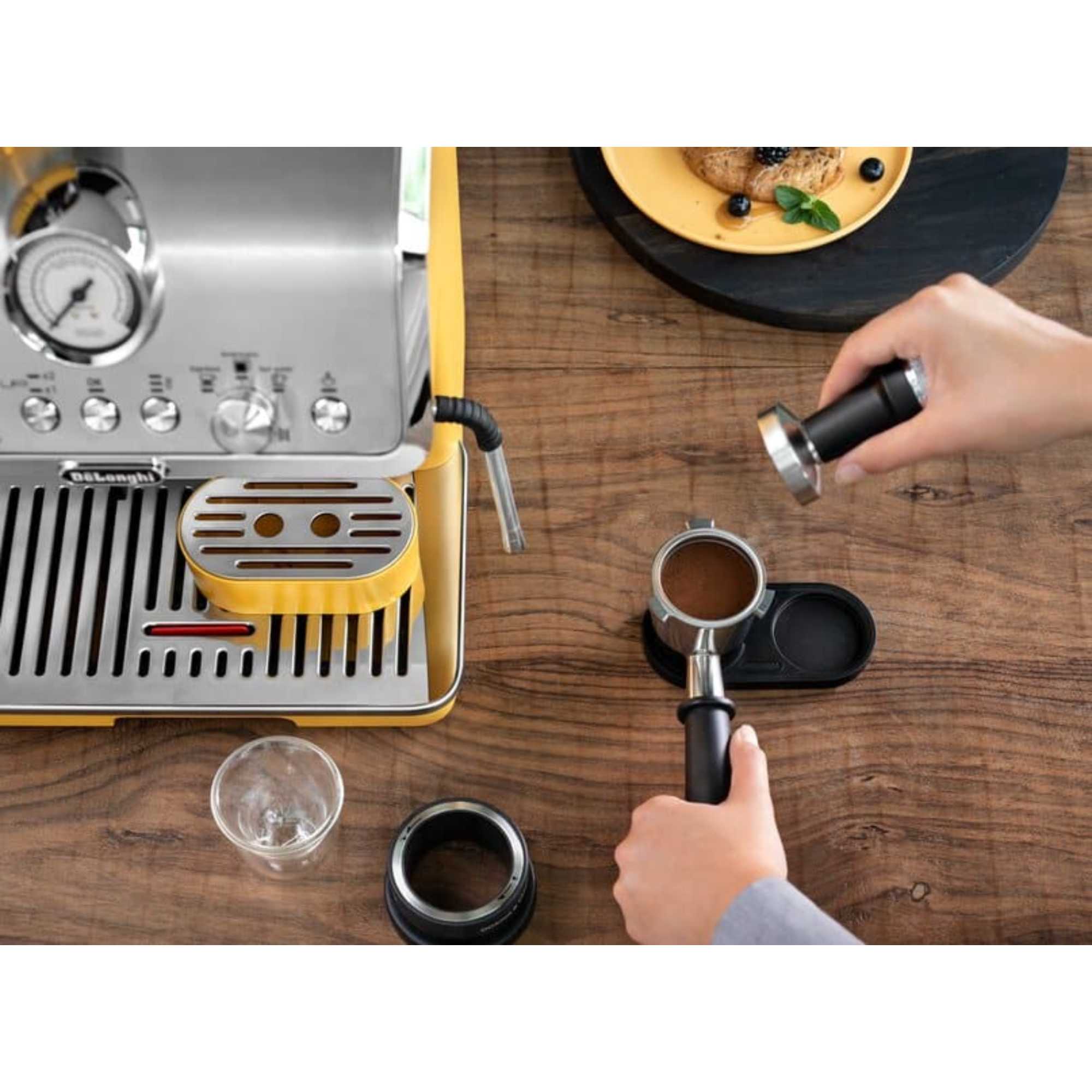DeLonghi EC9155-MB in silbernem Design