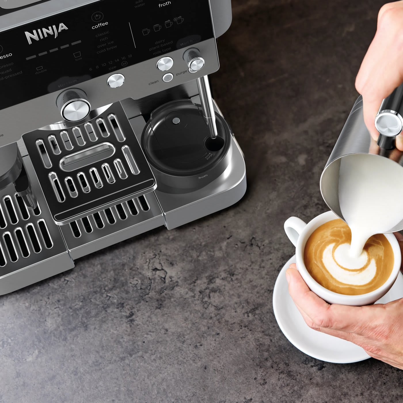 Ninja ES601UK Luxe Café Premier Espresso Machine in der Küche