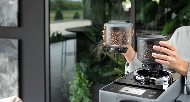 Touchscreen Farbdisplay der DeLonghi Rivelia